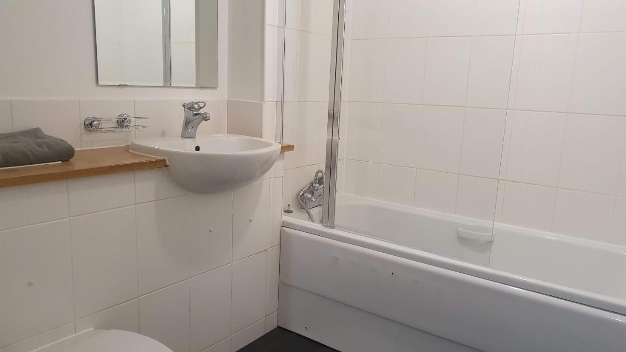 Spacious London Apartment 5 Min Walk To Leytonstone Underground Station And 5 Stops To Zone 1 Εξωτερικό φωτογραφία