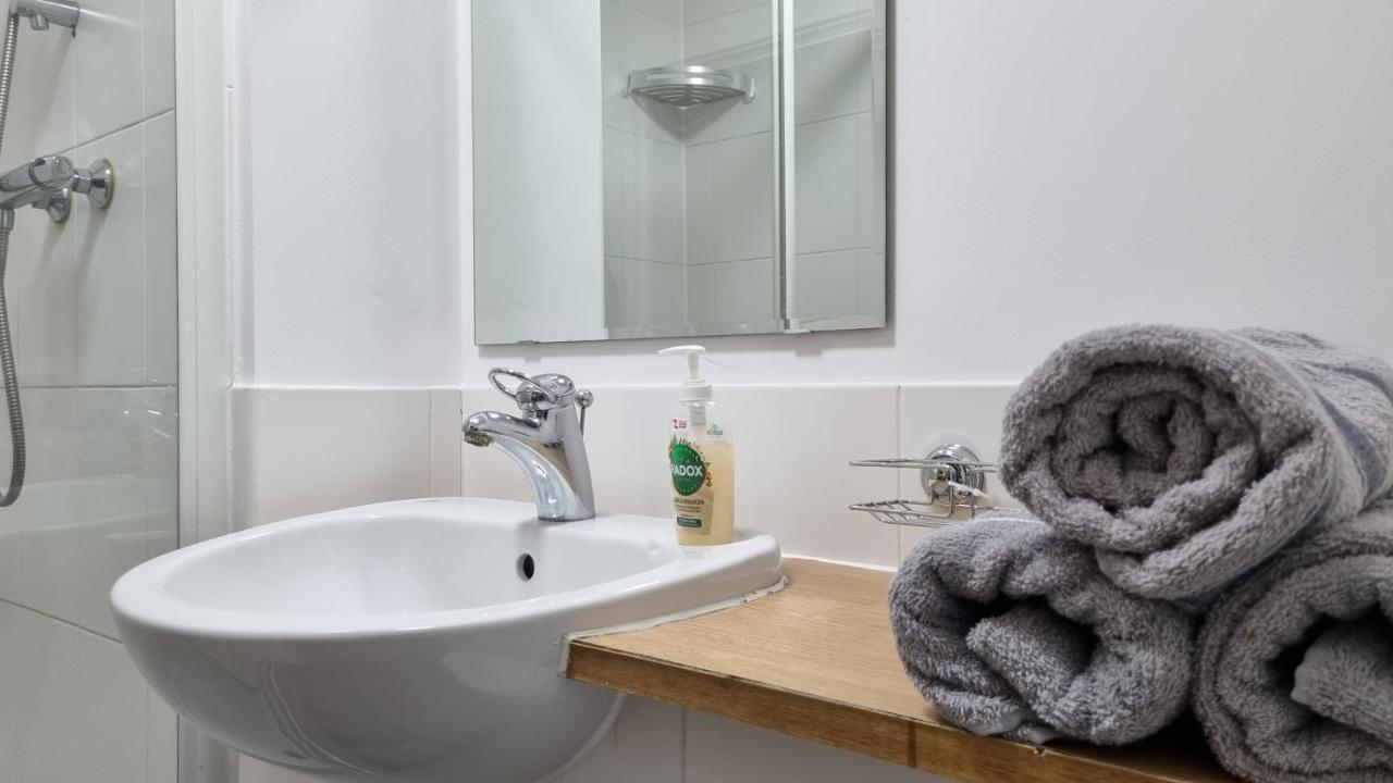 Spacious London Apartment 5 Min Walk To Leytonstone Underground Station And 5 Stops To Zone 1 Εξωτερικό φωτογραφία